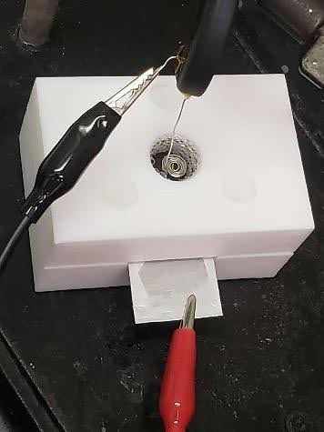 Lab-made Electrochemical etch cell filled with HF and used for the fabrication of porous silicon